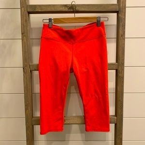 To the knee yoga pants